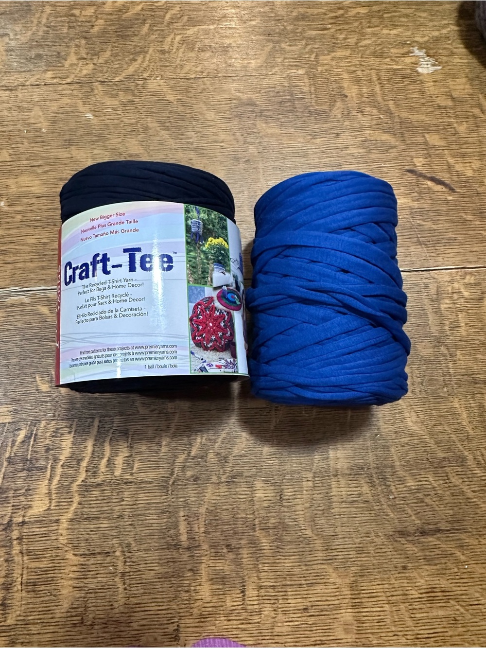 Craft tee yarn navy and royal blue e recycled